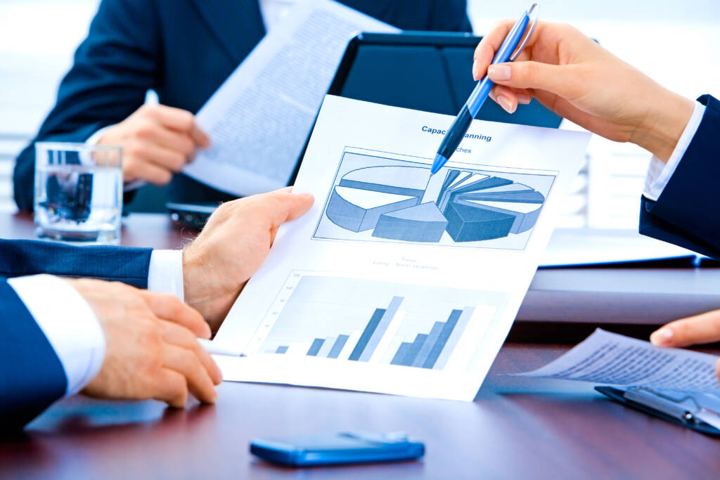 Kế toán bán hàng và xác định kết quả kinh doanh trong doanh nghiệp thương mại