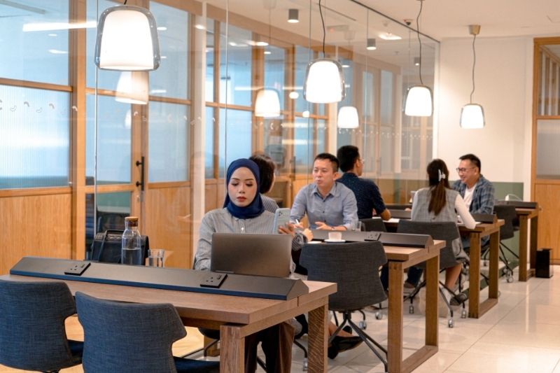 Tại sao chỗ ngồi làm việc trở thành giải pháp văn phòng phổ biến?